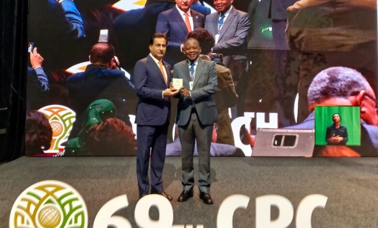 Speaker of the National Assembly Sardar Ayaz Sadiq receiving the1st Green Mace Award at the 69th CPC